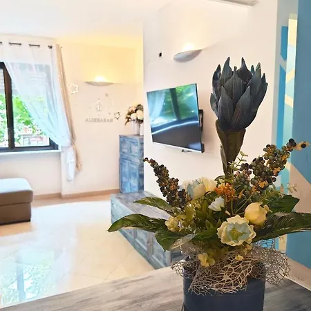 Aldebaran Holiday House To The Cinque Terre From Migliarina Station No Stress!!! Apartment La Spezia
